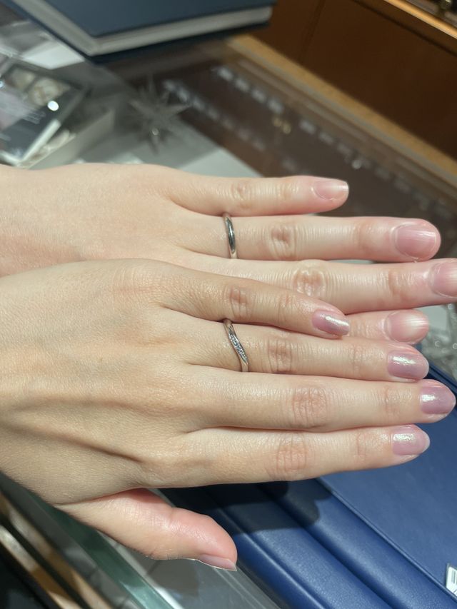 ウェーブ、5石の指輪