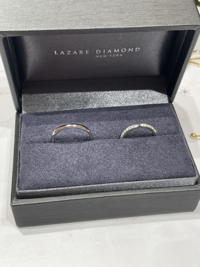 ペアではなく別の種類の指輪にしました。