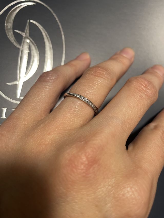 細めの石が多いもので、キラキラでテンション上がります。