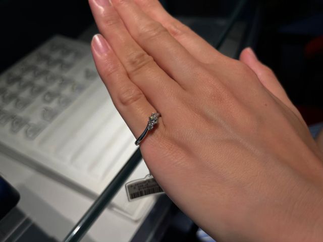 ダイヤが目立つ王道デザイン