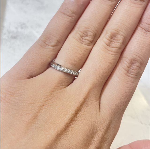 着用した状態のリング