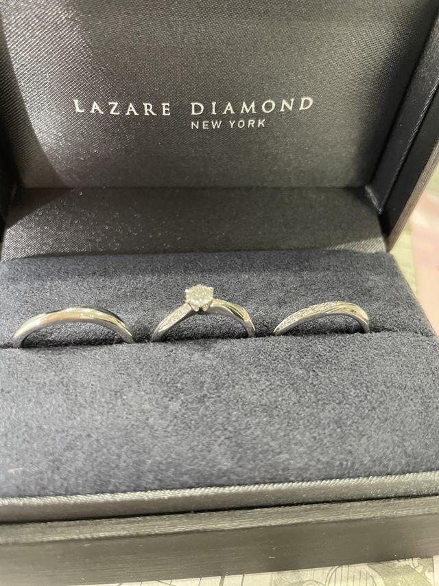 結婚指輪と婚約指輪です。