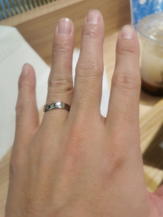 形が他の指輪と違い個性的でとても良いです