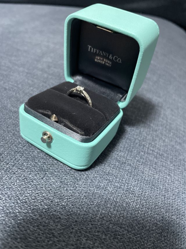 ボックスは高級感があって、見てるだけでテンションあがります。