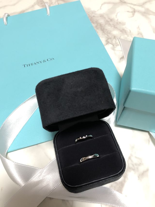 結婚指輪です。
エルサ・ペレッティのデザインにしました。