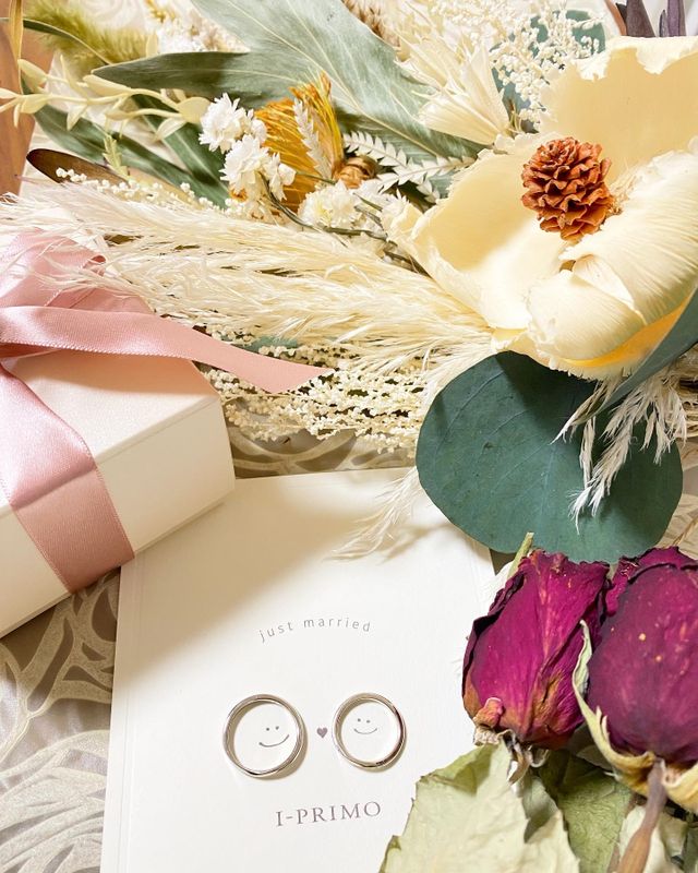 ニコニコのスマイルと指輪が可愛くて温かい気持ちになります☺︎