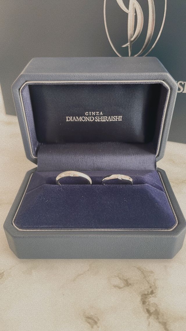 少しウェーブな形のリングです。デザインを変更してます