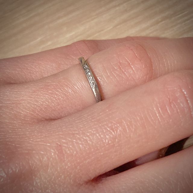 普段使いでもシンプルで飽きのこないデザインです。