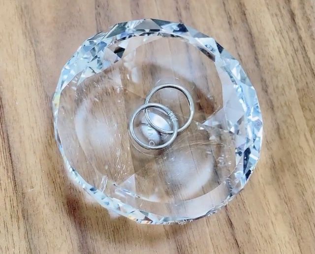 指輪を置く台座も頂きました。