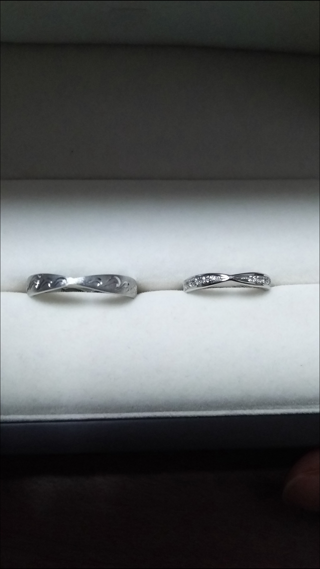 真ん中を絞ったデザインで綺麗に見えとても気にっています