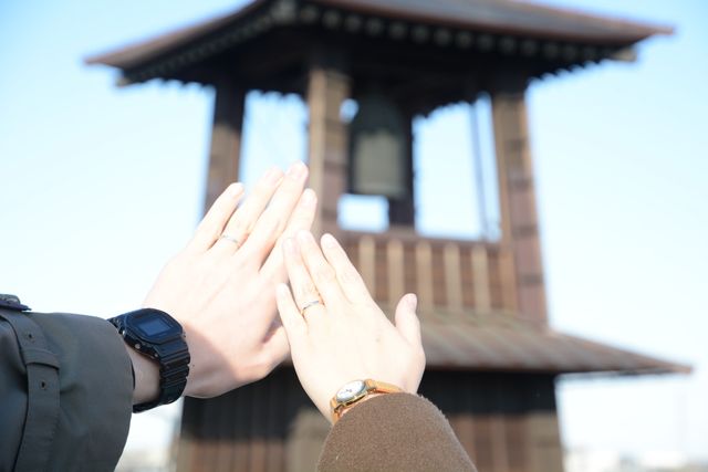 時の鐘をバックに撮っていただいて素敵な写真になりました。