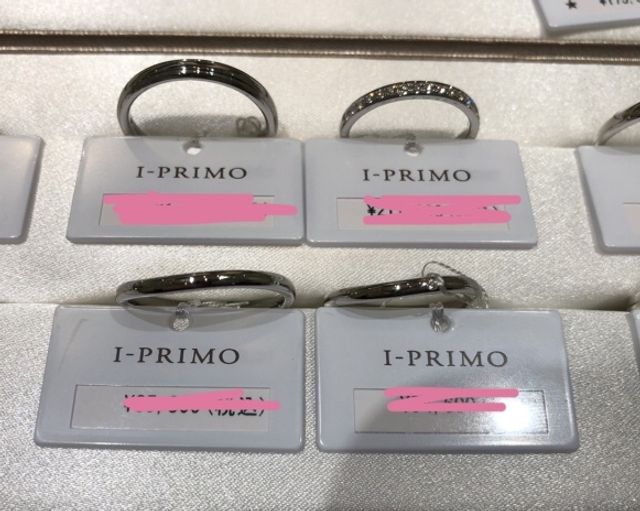 ペアの結婚指輪
キラキラデザイン　
シンプルデザイン