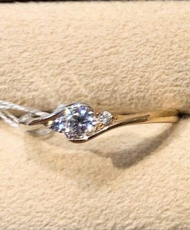 プラチナとゴールドで華やか