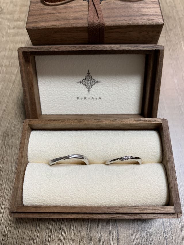 結婚指輪 RORTADA
左 OLA
右 NOCTURNE