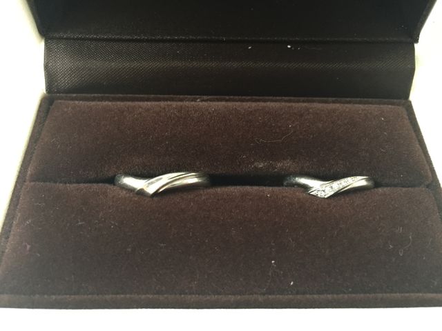 私の指輪にはダイヤが埋め込まれています。