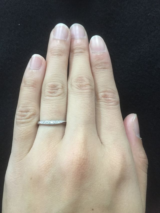 小粒のダイヤが可愛い