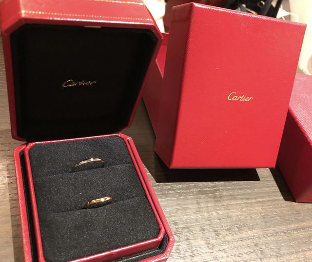 カルティエらしいレッドボックスも素敵です。