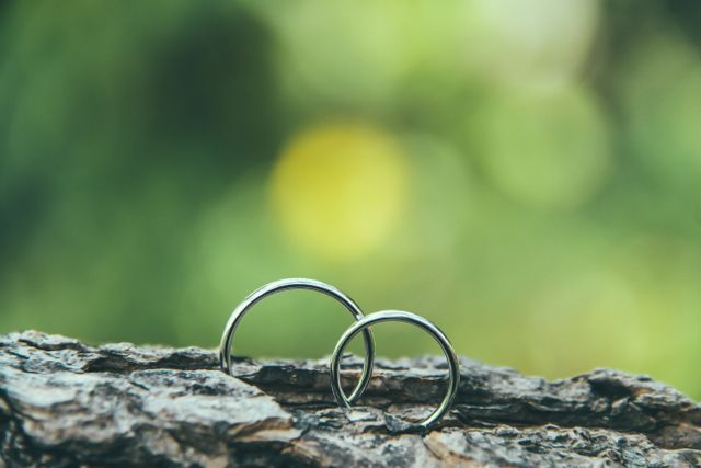 挙式前にカメラマンに撮ってもらった二人の指輪