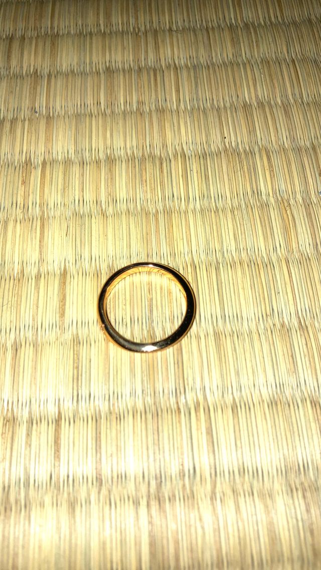 シンプルなデザインで女性に人気とのことで、一目見て気に入った