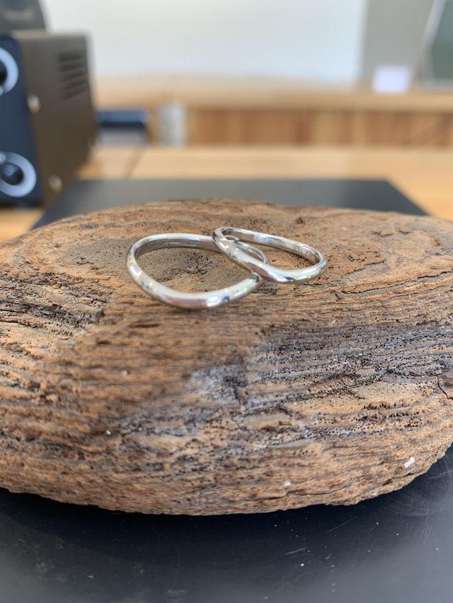 手作りしました。ダイヤを入れる前の写真です。