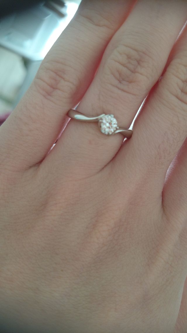 4℃の婚約指輪です