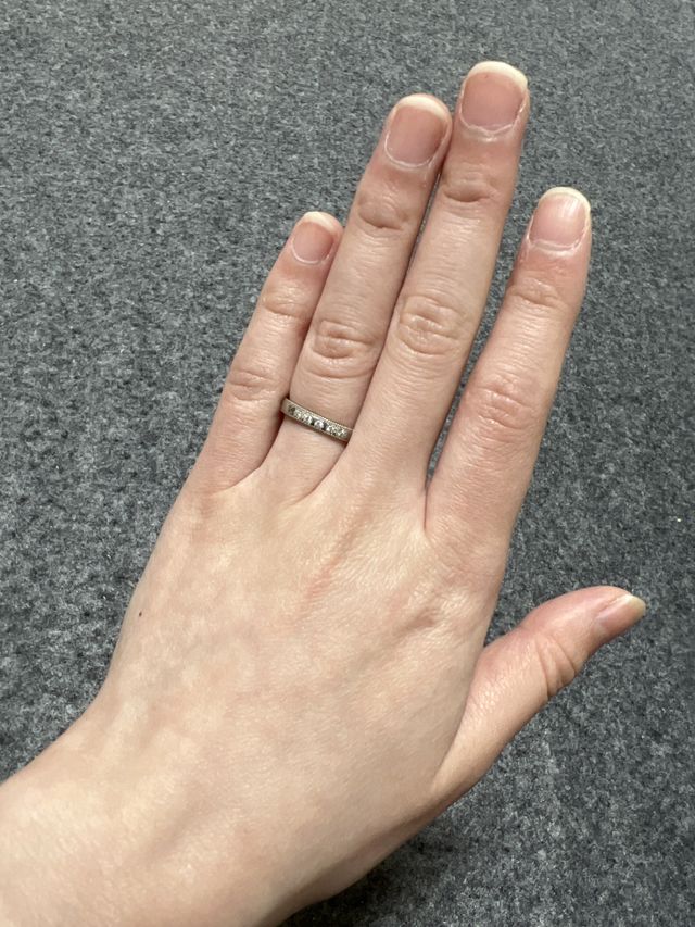 キラキラして綺麗なデザインです。