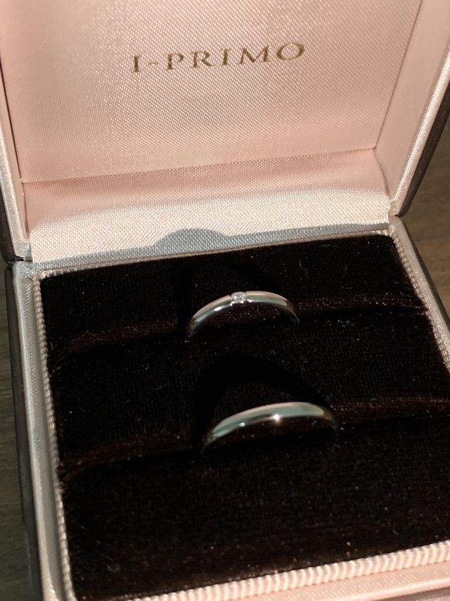 シンプルだからこそ小さなダイヤがキレイにみえます