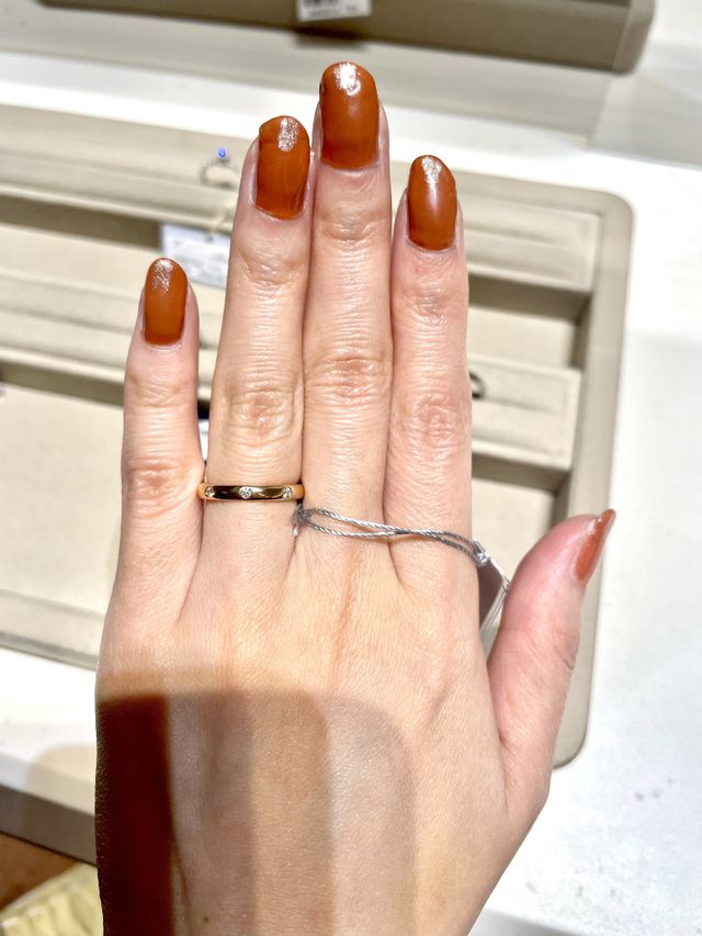 柔らかい丸みを帯びたデザイン。ローズゴールド