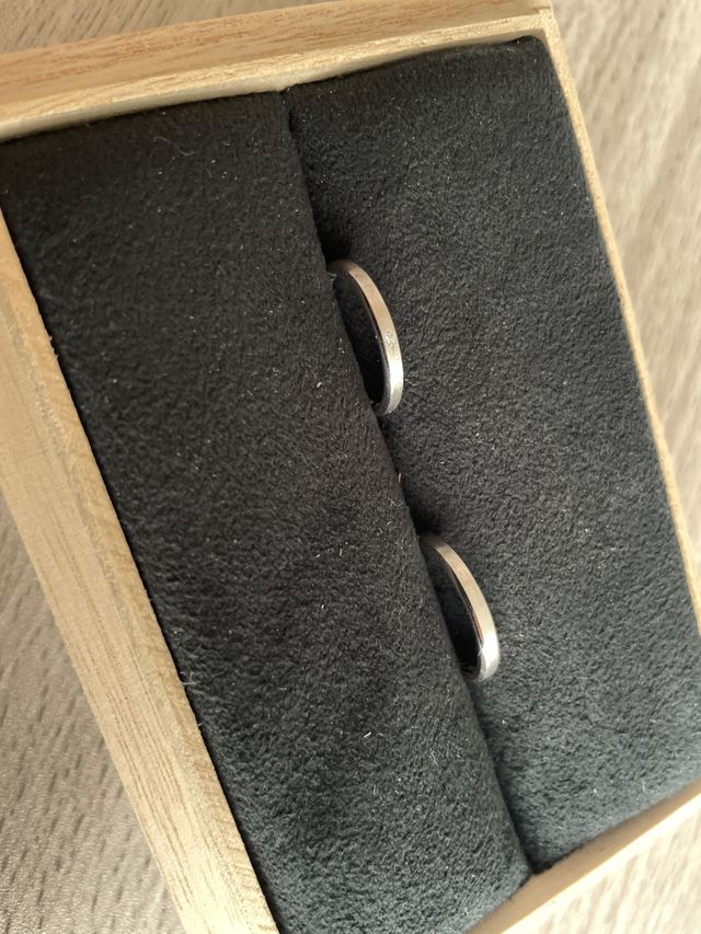 雲結というデザインの指輪です。