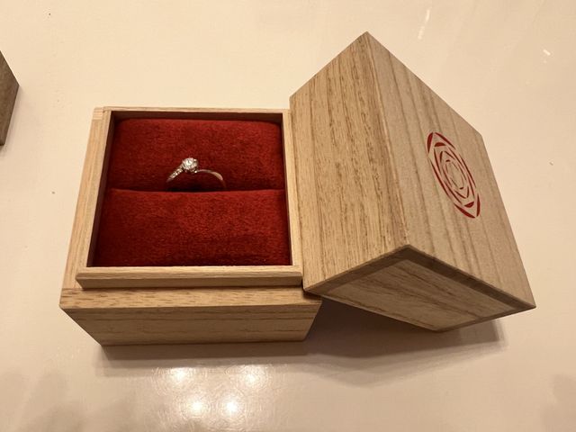 婚約指輪とボックス