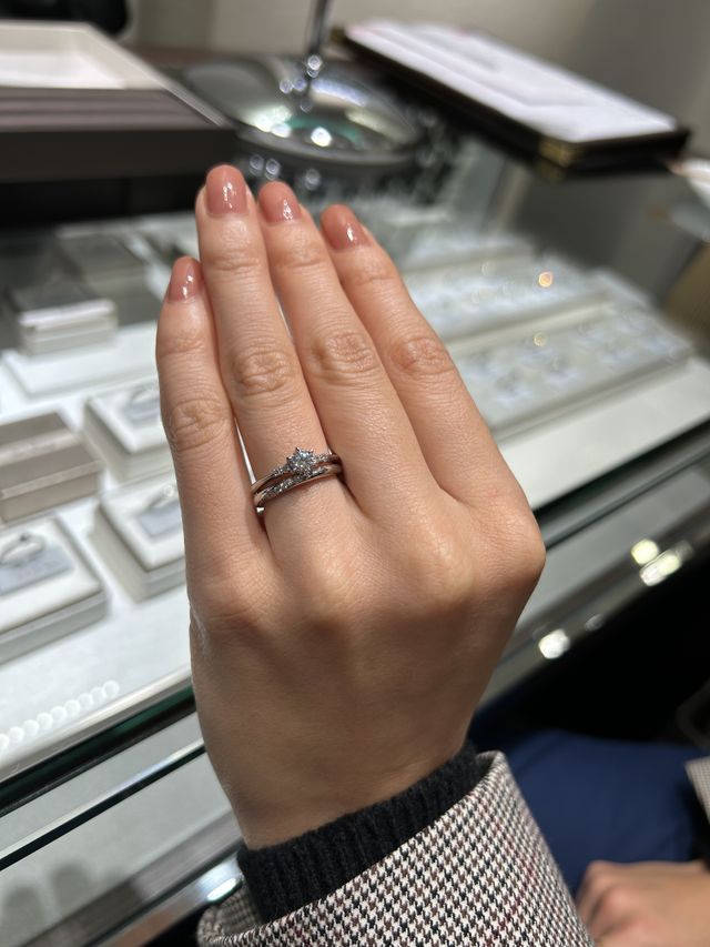 婚約指輪と結婚指輪の重ね付け