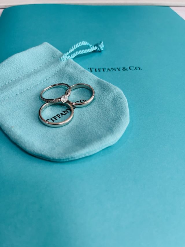 結婚指輪と婚約指輪セットの写真