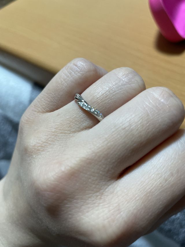 ダイヤの輝きが他社と比べて全然違います！