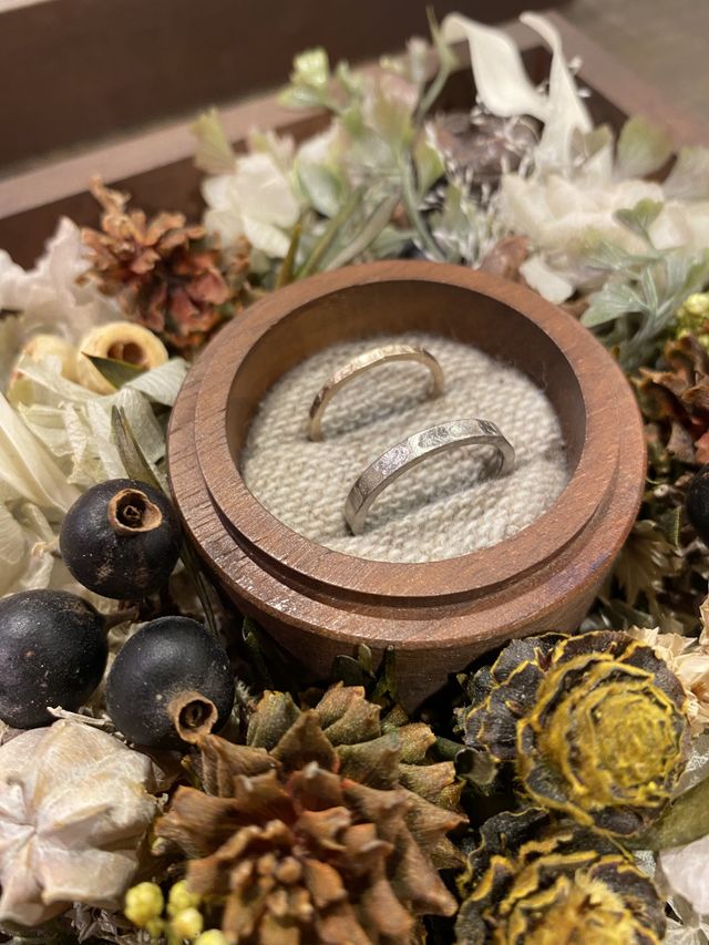 完成した指輪を、オリジナルのリングケースに入れて頂きました。