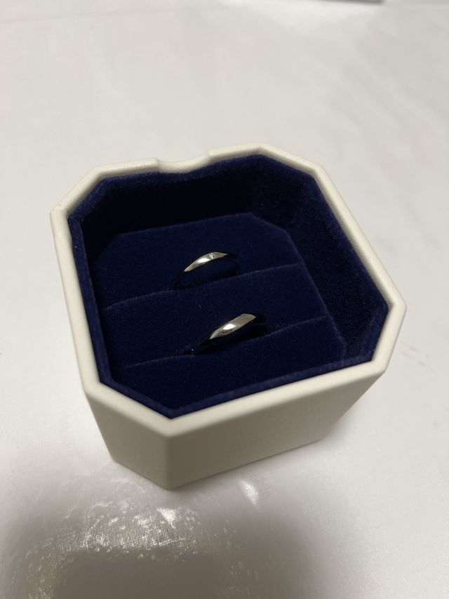 ナチュラルグレースといって、ウェーブのかかったリングです。