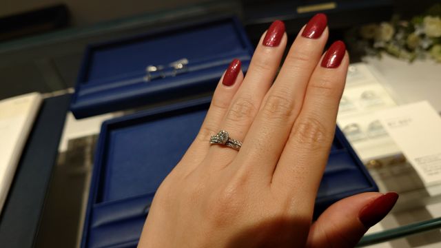 婚約指輪と結婚指輪の重ね付け