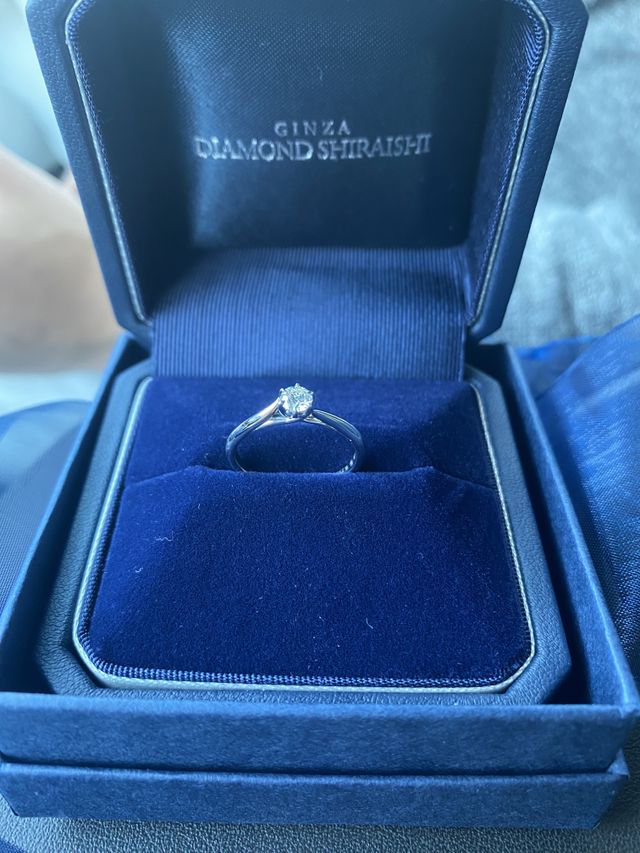 婚約指輪のエバーアフター。