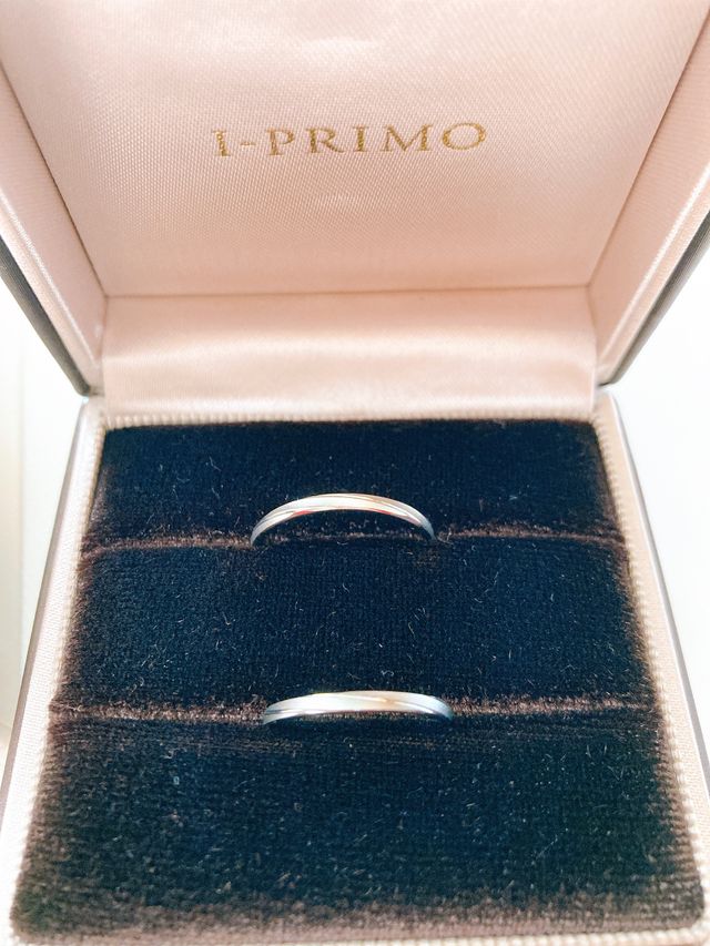 奥が旦那、手前が妻の指輪