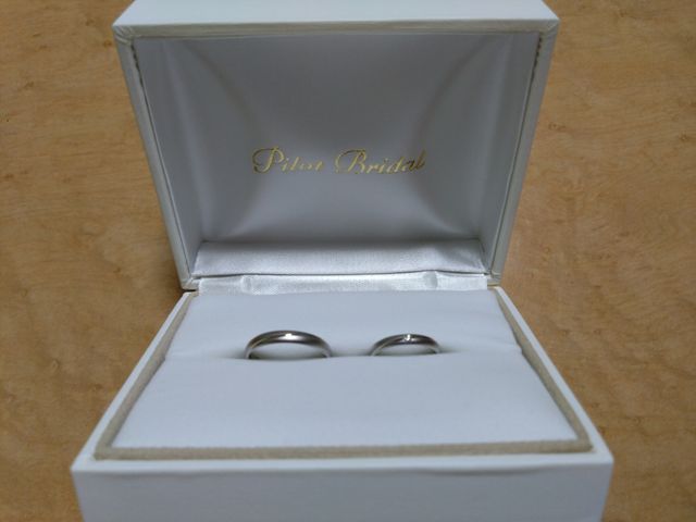 高級感のある箱ではありまんが、部屋に馴染んでいい感じです。