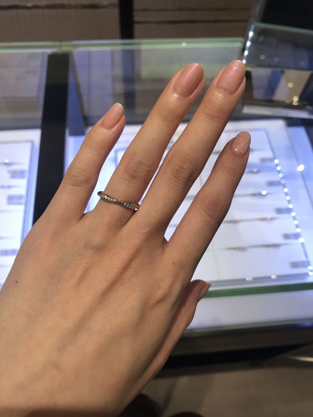 お花の形のリングがかわいい