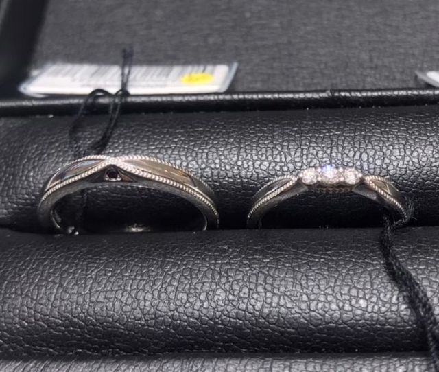 しっかりとした作りで、試着した際は立体感がありました。