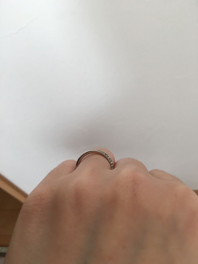 上から見てもダイヤが見えます。