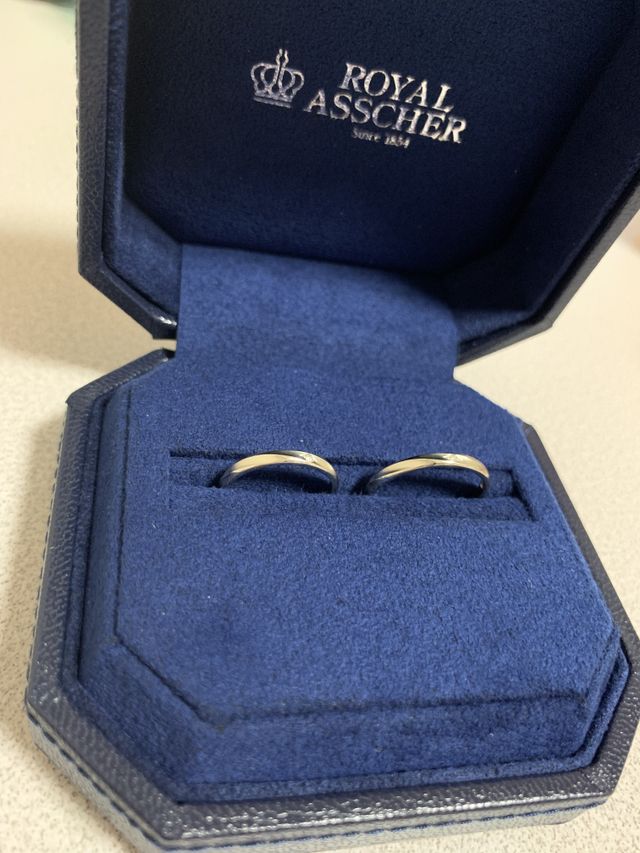 シンプルで私達らしい指輪を見つけることができました。