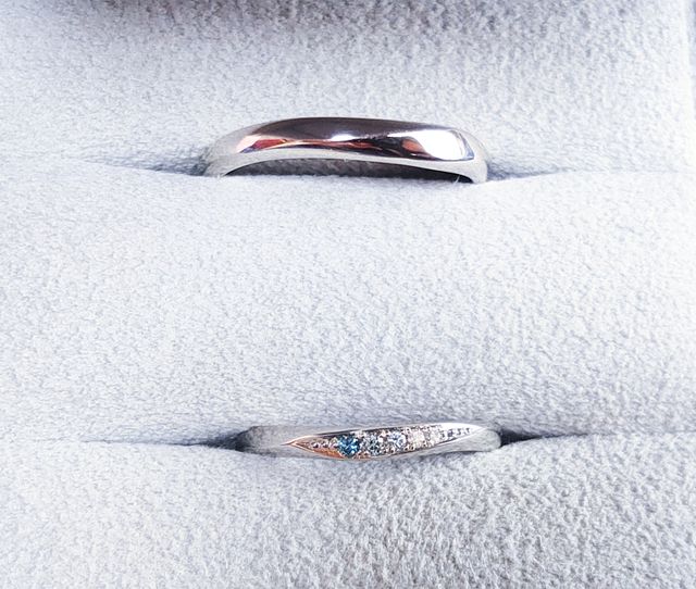 ダイヤモンドの色はブルーにしました。