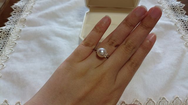 パールとダイヤ、とっても綺麗に輝きます。