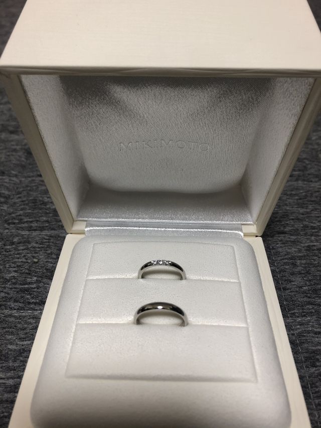 上段女性用の結婚指輪DGR-1430Rを購入しました。