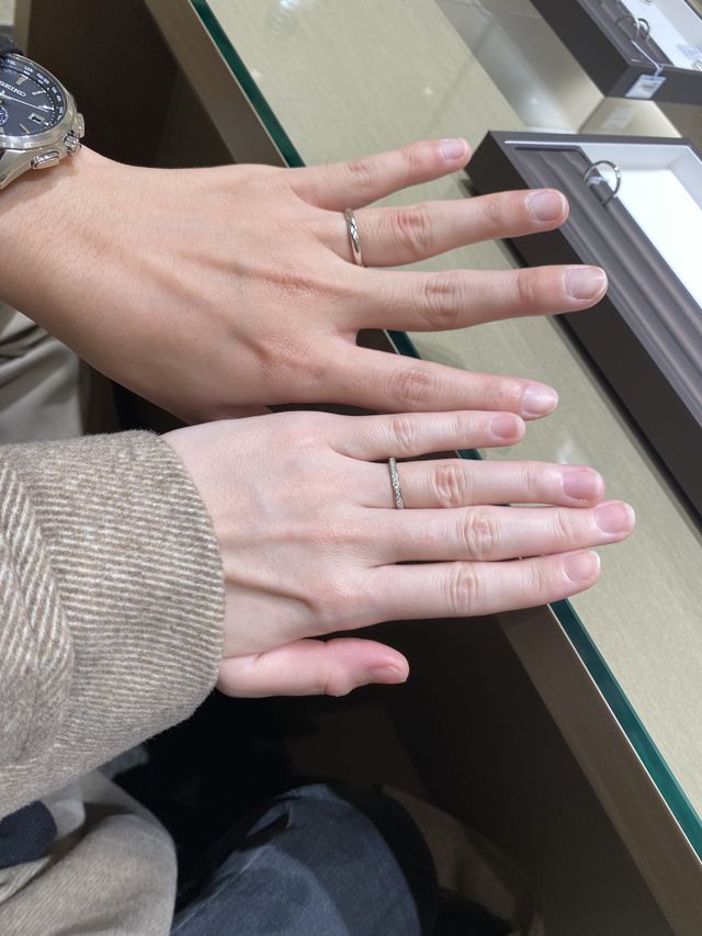 ハーフエタニティのリング
男性者とペアではないです