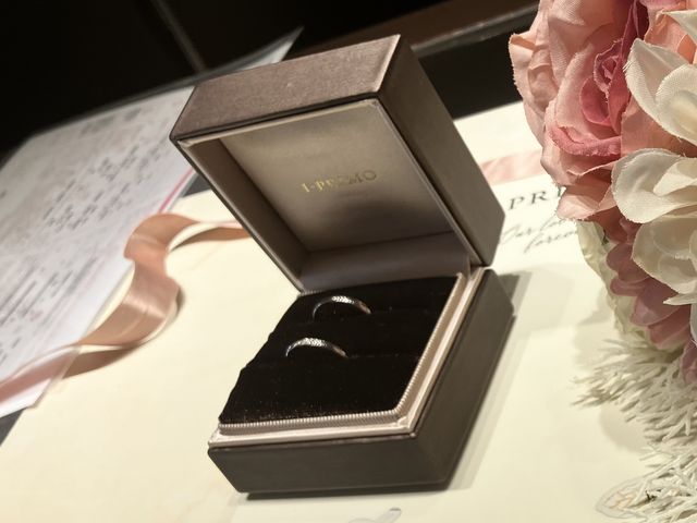 アイプリモのケイローンという結婚指輪です。