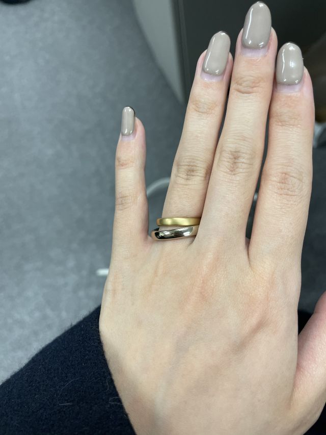 自分達の好みのものをそれぞれ選び色も素材も旦那とは違います！