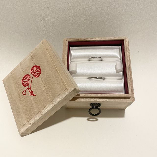 付属の和風の木箱のリングピロー気に入ってます。